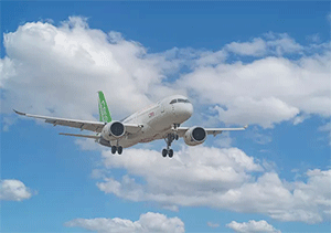 施奈仕祝賀國(guó)產(chǎn)大飛機(jī)C919首飛成功