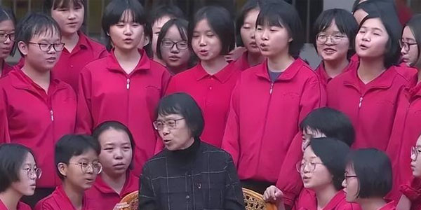 張桂梅送考,張桂梅的事跡,什么是堅(jiān)持