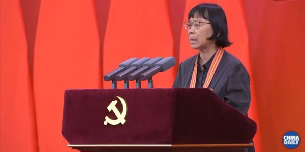 張桂梅送考,張桂梅的事跡,什么是堅(jiān)持